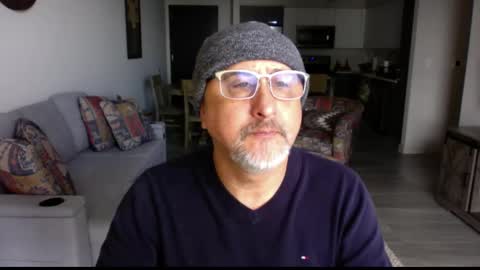 QS - INDEPENDENT MODEL online show from February 23, 5:25 pm