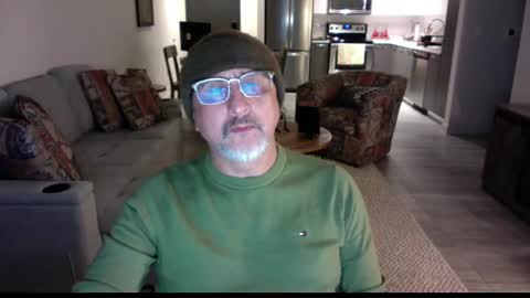 QS - INDEPENDENT MODEL online show from March 1, 7:09 am