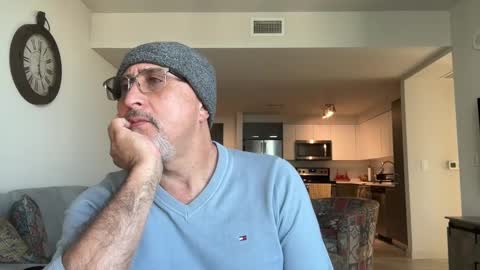 QS - INDEPENDENT MODEL online show from March 11, 9:59 pm