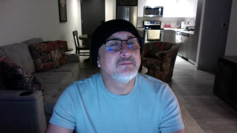 QS - INDEPENDENT MODEL online show from January 18, 2:40 am