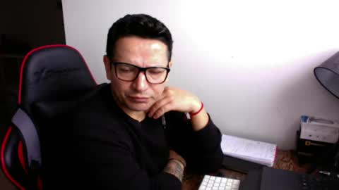 latino8484 online show from May 15, 8:33 am