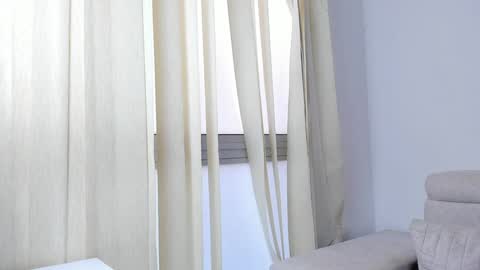 Laureent online show from December 9, 2:51 pm