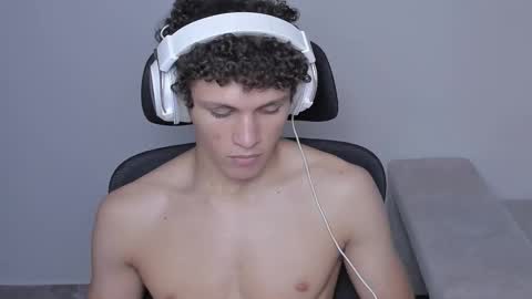 Laureent online show from October 4, 5:12 am