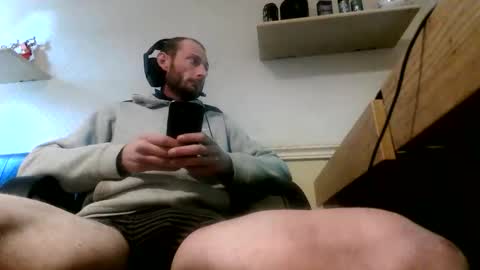 Snapshot of leaky1992 chatting on October 25, 12:51 pm Leaky online show from October 25, 12:51 pm