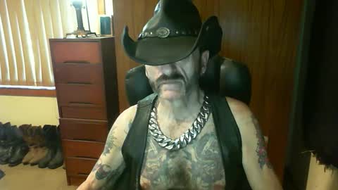 leathergreaser online show from November 27, 8:12 pm