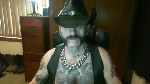 leathergreaser online show from November 1, 8:24 pm