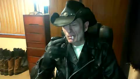 leathergreaser online show from July 7, 6:47 am