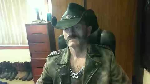 leathergreaser online show from December 1, 11:41 pm