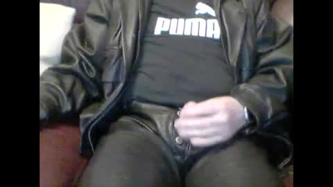 leatherpants68 online show from December 14, 9:00 pm
