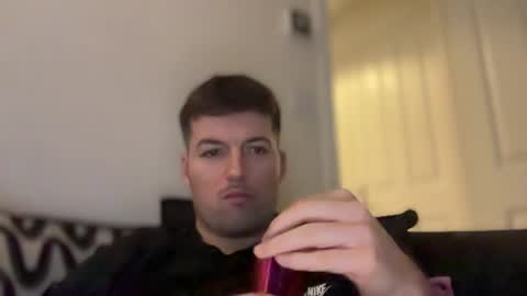 leedslad35 online show from December 12, 1:10 am