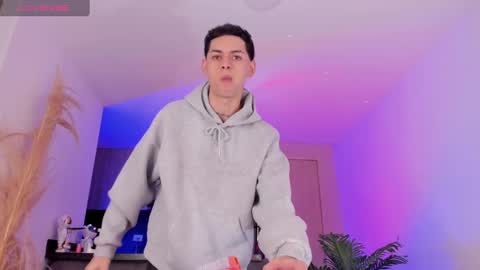 Lenner INDEPENDENT MODEL online show from February 16, 5:59 am