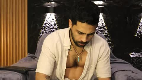 Leo  Diaz online show from March 1, 5:40 am