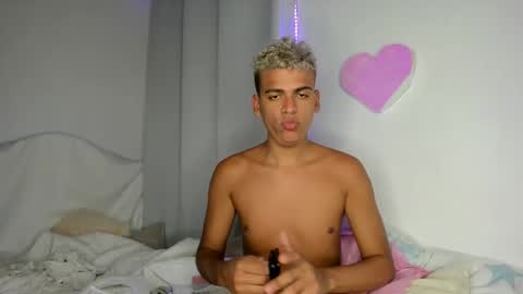 leo_latino1 online show from March 17, 11:29 pm