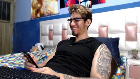 Snapshot of leo_tyrone chatting on January 18, 5:47 am Leo online show from January 18, 5:47 am