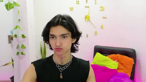 Leo online show from March 10, 1:10 pm