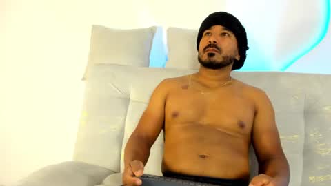 leo  online show from July 9, 1:37 pm