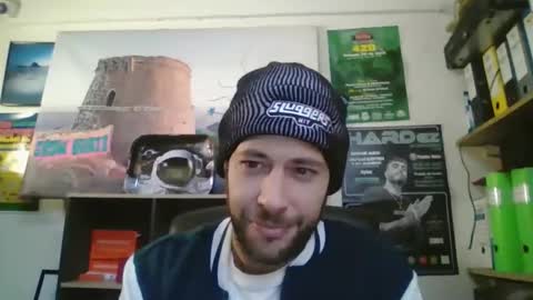 leonidascum online show from December 22, 1:08 pm