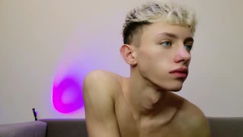 leonlure online show from December 2, 6:33 pm