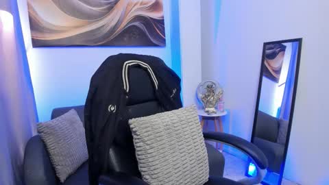 Leo  online show from February 4, 4:40 am