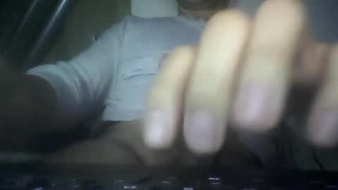 Snapshot of leoonel_95 chatting on January 5, 4:14 am leoonel_95 online show from January 5, 4:14 am