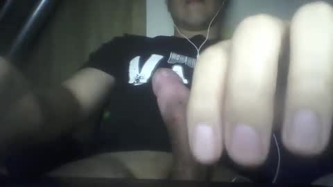 Snapshot of leoonel_95 chatting on December 7, 3:36 am leoonel_95 online show from December 7, 3:36 am