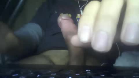 Snapshot of leoonel_95 chatting on January 21, 5:28 am leoonel_95 online show from January 21, 5:28 am