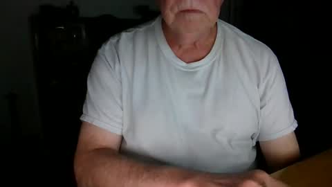 letscum2gether0 online show from May 24, 1:11 am