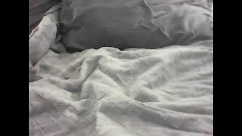 leweylewy online show from October 7, 5:00 am