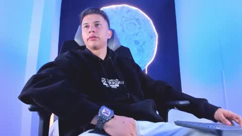 Liam Smith online show from November 14, 12:17 pm