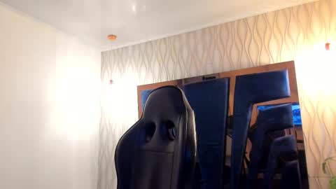 LIAM KLEIN online show from January 19, 11:12 am