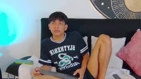 Liam online show from February 21, 8:32 pm