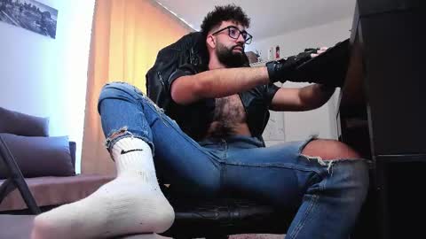 Liam online show from February 20, 8:27 am