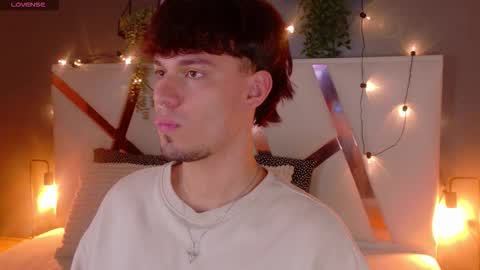 Liam Thunder online show from November 25, 2:46 am