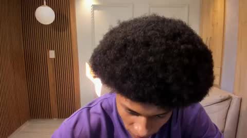 lilr_ online show from December 9, 1:04 pm