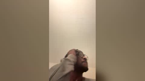 lilron0072y online show from April 22, 4:08 am