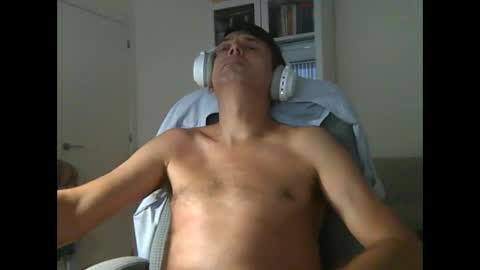 Snapshot of liongr69 chatting on September 15, 6:48 am liongr69 online show from September 15, 6:48 am