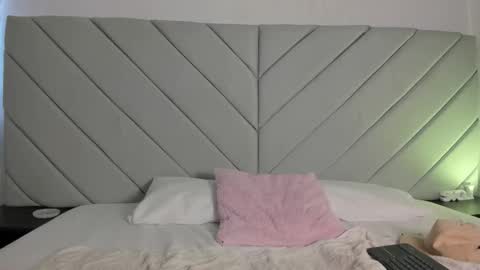 little_kris1 online show from October 28, 1:02 pm