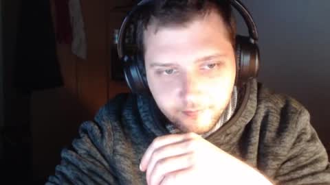 littlealien7 online show from June 12, 7:28 am