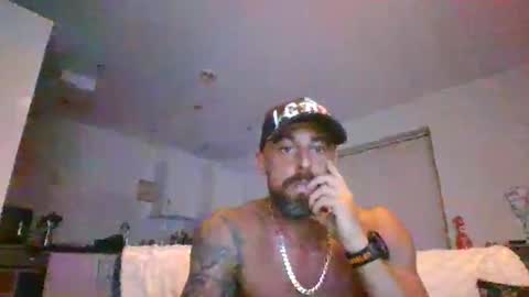 Leon online show from September 9, 11:25 pm