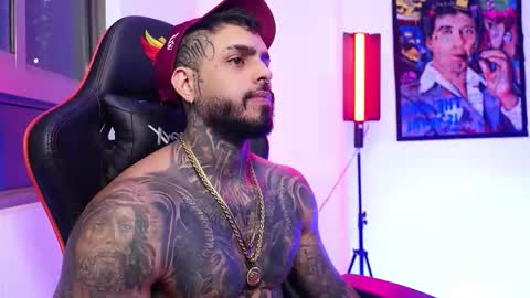 logan_hugh8 online show from November 9, 2:48 am