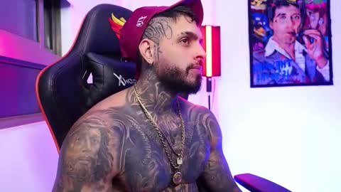 logan_hugh8 online show from November 6, 7:33 am