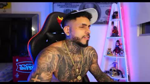 logan_hugh8 online show from March 9, 1:46 am