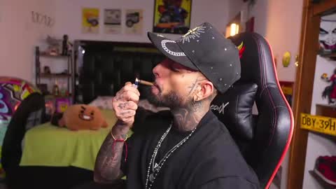 logan_hugh8 online show from May 29, 1:59 am