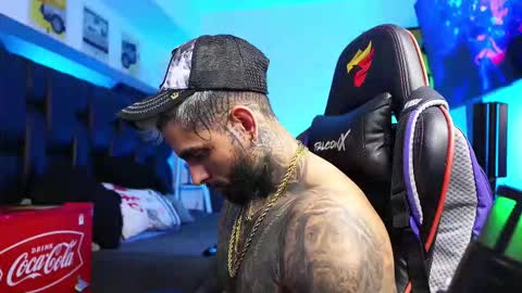 logan_hugh8 online show from March 3, 7:16 am