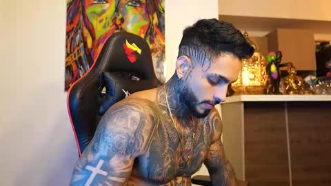 logan_hugh8 online show from September 23, 4:34 am