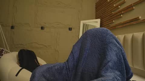 logan_varela online show from March 8, 3:05 pm