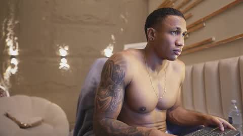 logan_varela online show from March 12, 3:20 pm