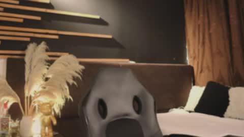 logan_varela online show from January 29, 3:33 am