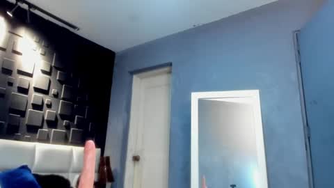 logan_varela online show from December 11, 1:28 am