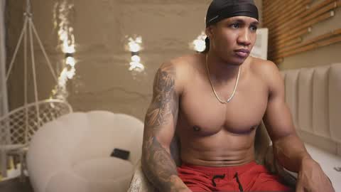 logan_varela online show from April 8, 12:04 pm